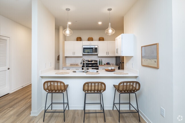 Interior Photo - Casara Pensacola