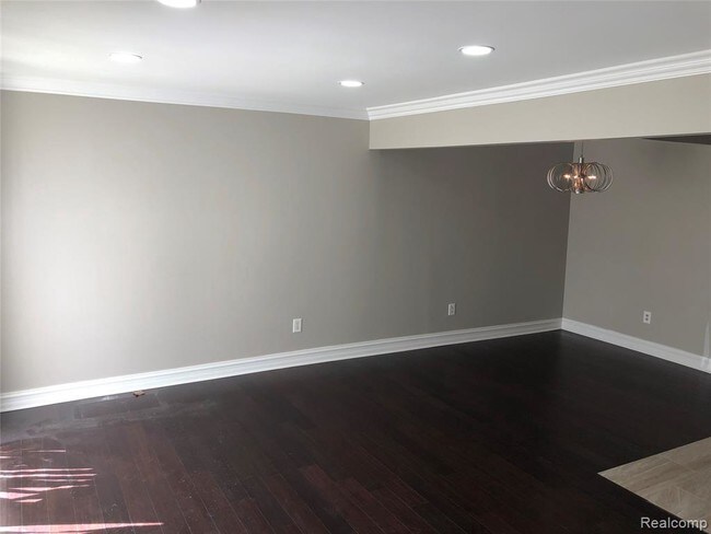 Building Photo - 8256 Karam Blvd