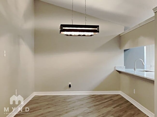 Building Photo - 3006 Avanti Ct