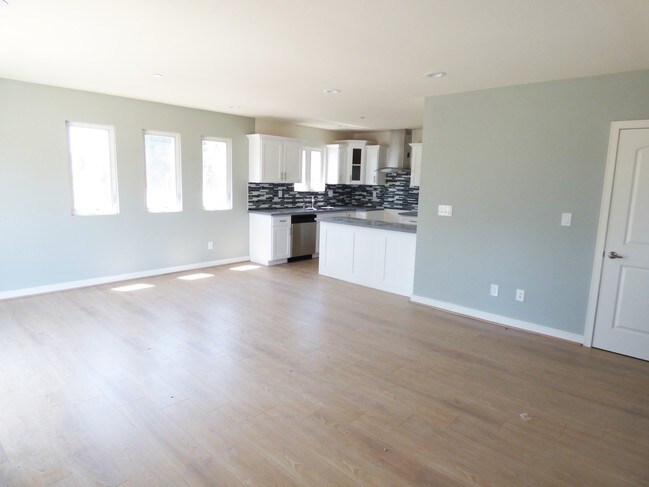 Interior Photo - 11319 Miranda St