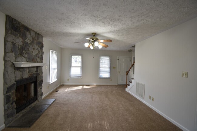 Foto del edificio - 202 Cobblestone Ct