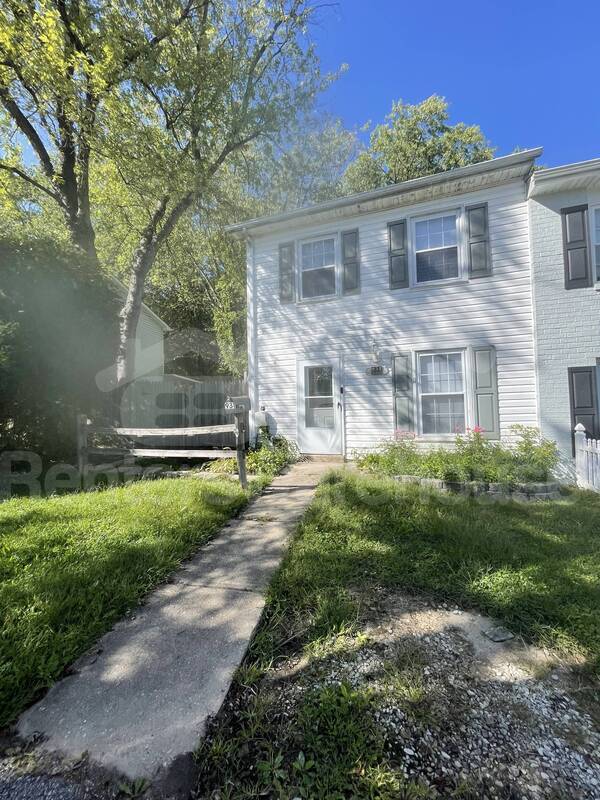 Building Photo - 931 Topview Dr