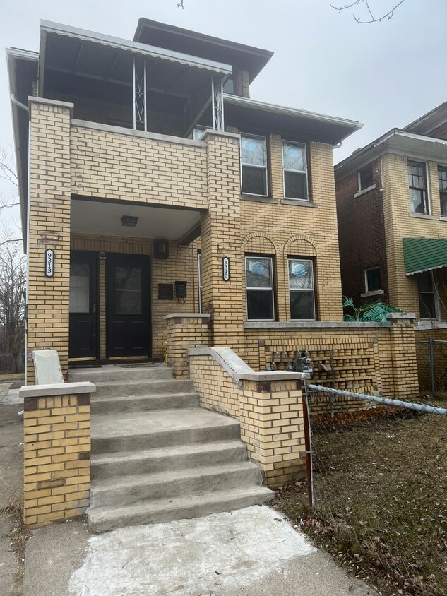 Foto principal - 9315 Broadstreet Ave