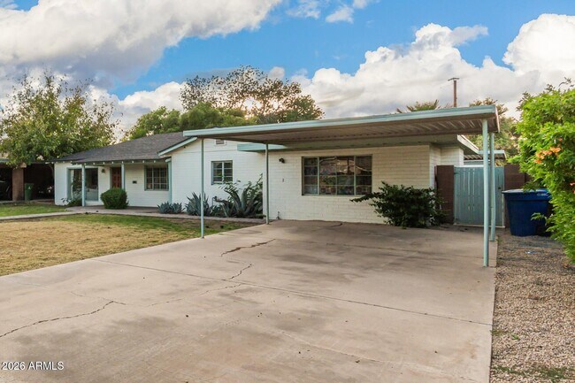 Foto del edificio - 1416 S College Ave