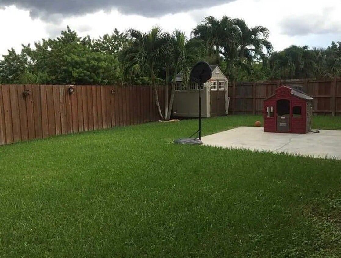 Foto del edificio - 13604 SW 124th Avenue Rd