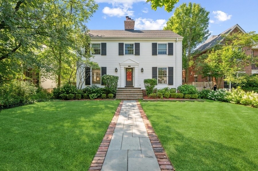 Primary Photo - 1040 Elm St