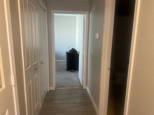 Foto del edificio - 2900 Sunridge Heights Pkwy