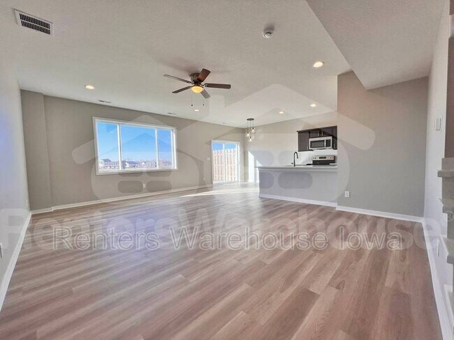 Building Photo - 7000 Lake Hill Dr