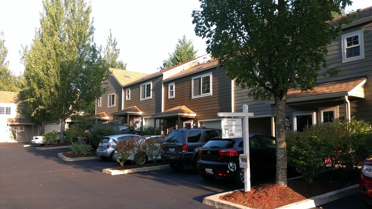 7141 SW Sagert St, Tualatin, OR 97062 Condo for Rent in Tualatin, OR