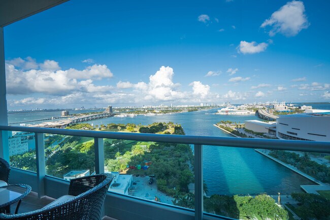 Foto del edificio - 900 Biscayne Blvd