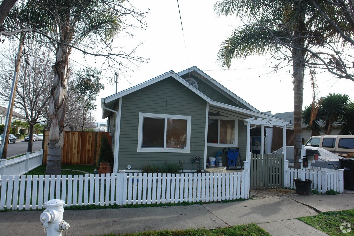 Primary Photo - 1597 Jackson St