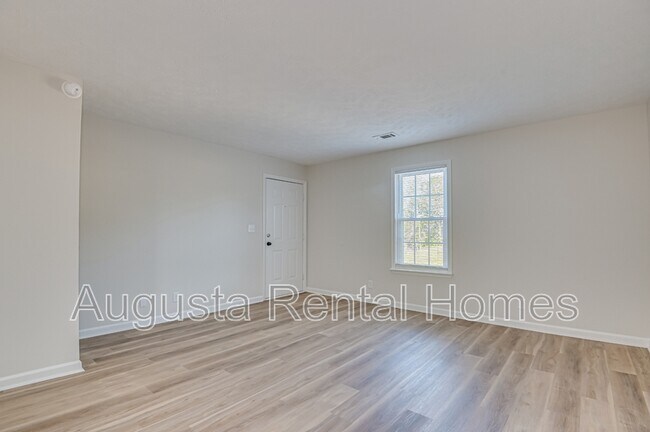 Building Photo - 34 Conifer Ct