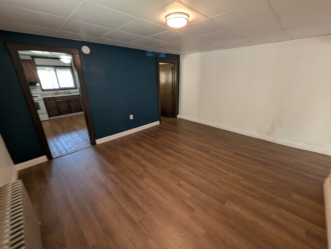 Building Photo - 206 Coal St