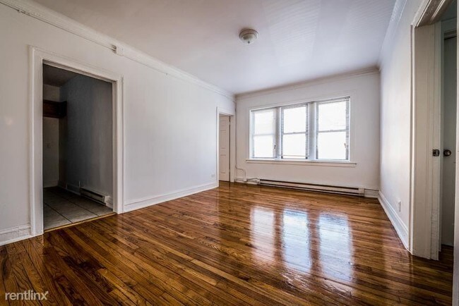 Building Photo - 8000 S Ellis Ave