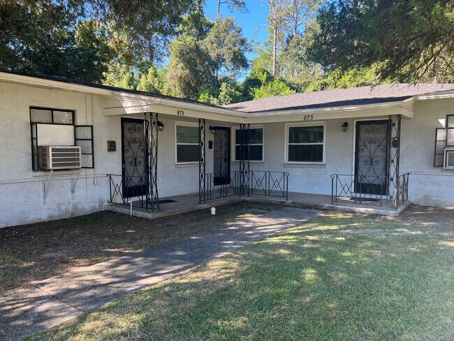 Building Photo - 873 Campus Cir