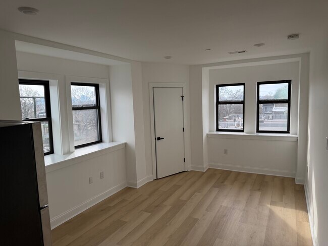 Foto del edificio - 4126 Parkside Ave