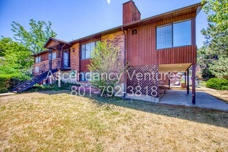 Building Photo - 706 Buzianis Way