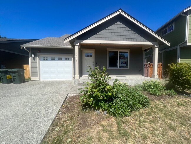 Foto del edificio - 3 Bed, 2.5 Bath with Garage and Fully Fenced Back Yard