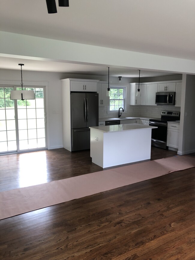 open kitchen with nook - 17 Borough Ln