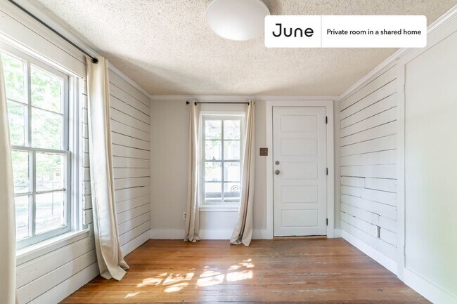 Foto del edificio - Room in Shared 3 bed/1 bath home