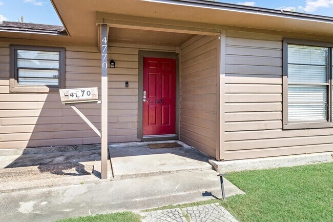 Foto del edificio - 4770 Corkwood Ln