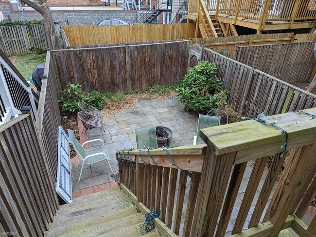 Foto del edificio - 4 br, 2.5 bath House - 228 F St NE # 1