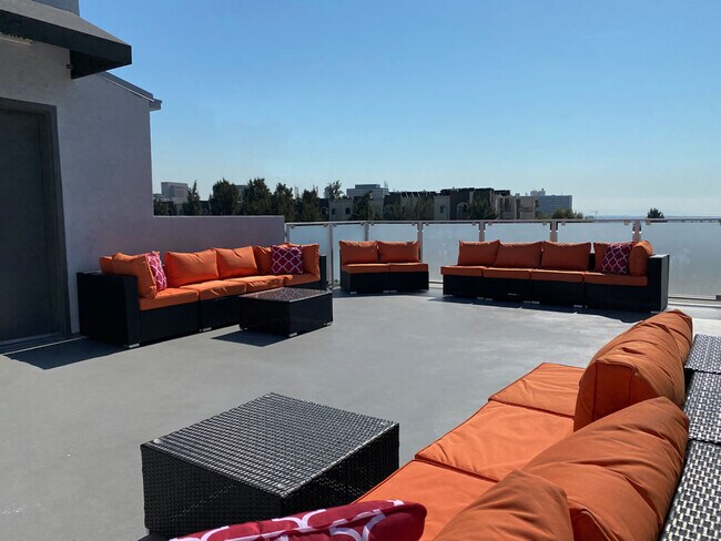 662 Kelton Avenue, Westwood CA 90024 - Terraza en la azotea - 662 Kelton Ave