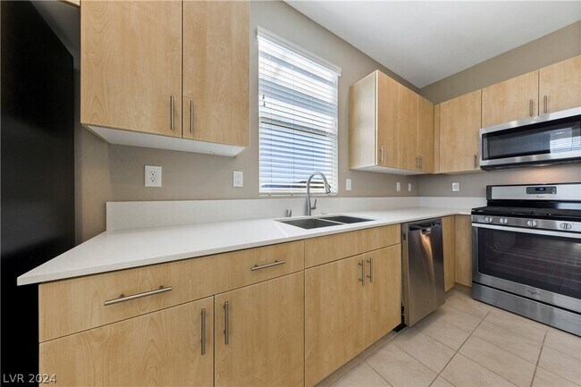 Foto del edificio - 11238 Essence Point Ave