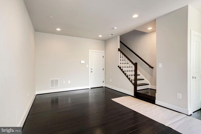 Building Photo - 14564 Lake Vista Dr