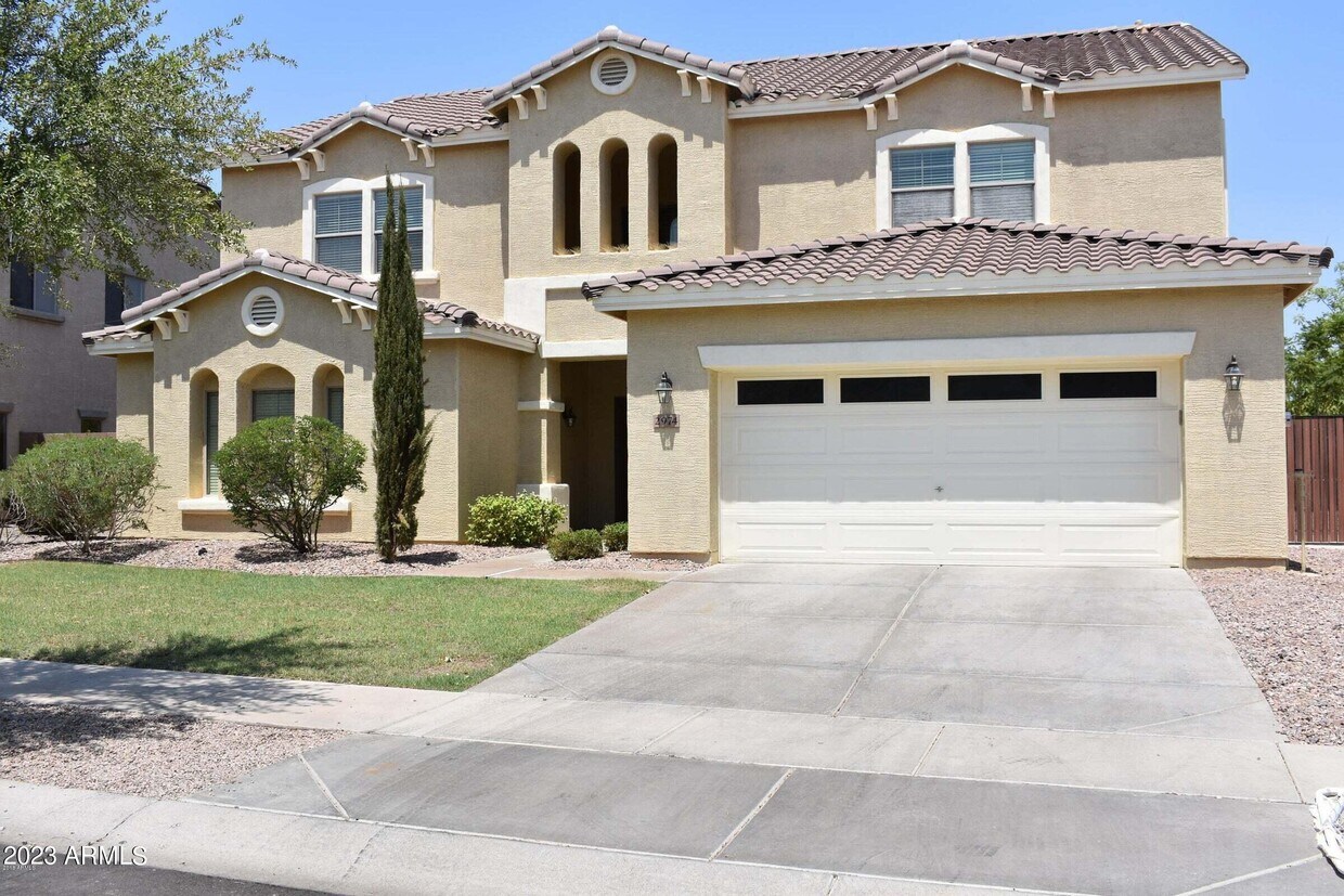 Primary Photo - 2974 E Powell Way