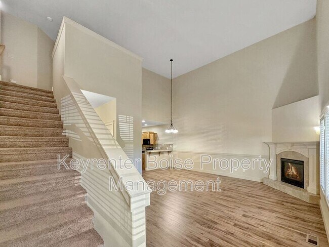 Foto del edificio - 2223 S Dorothy Ave