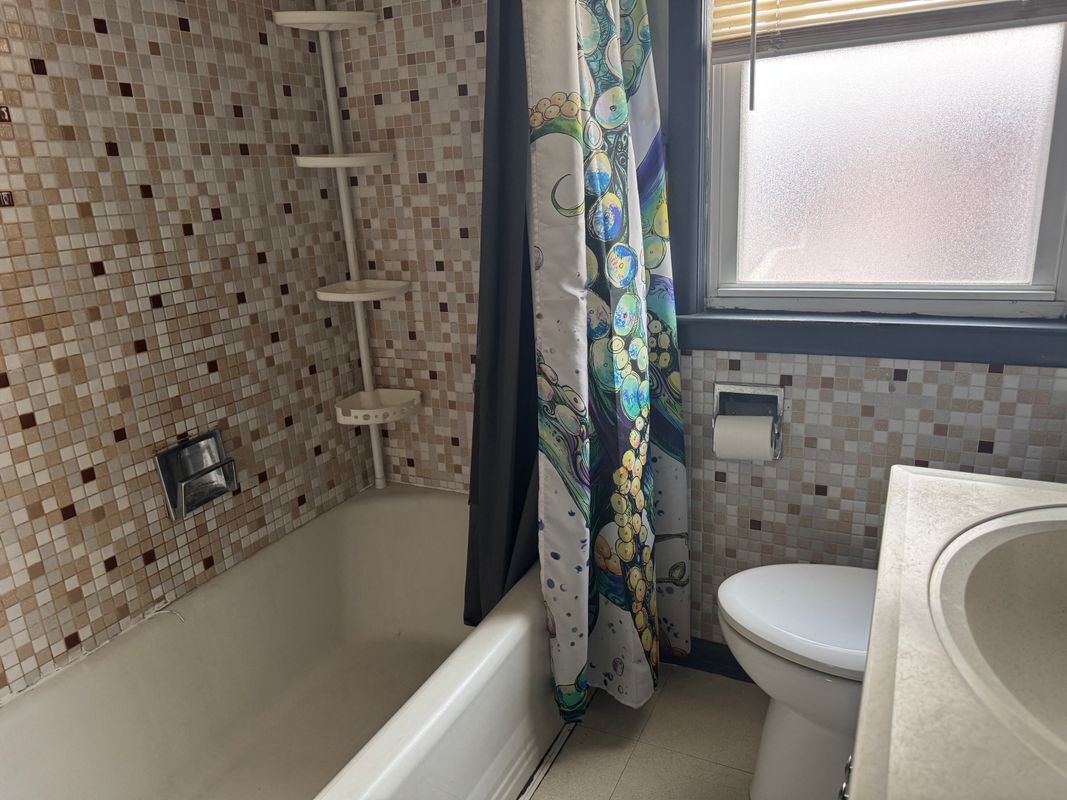 Foto del edificio - 6177 Hereford St