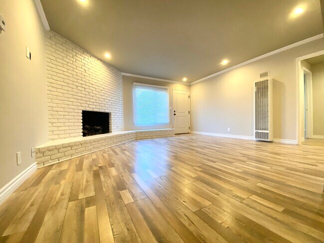 Living Room - 446 Irvine Ave