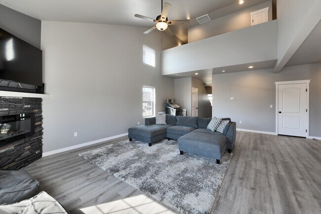 Building Photo - 7433 Saddlebrook Loop