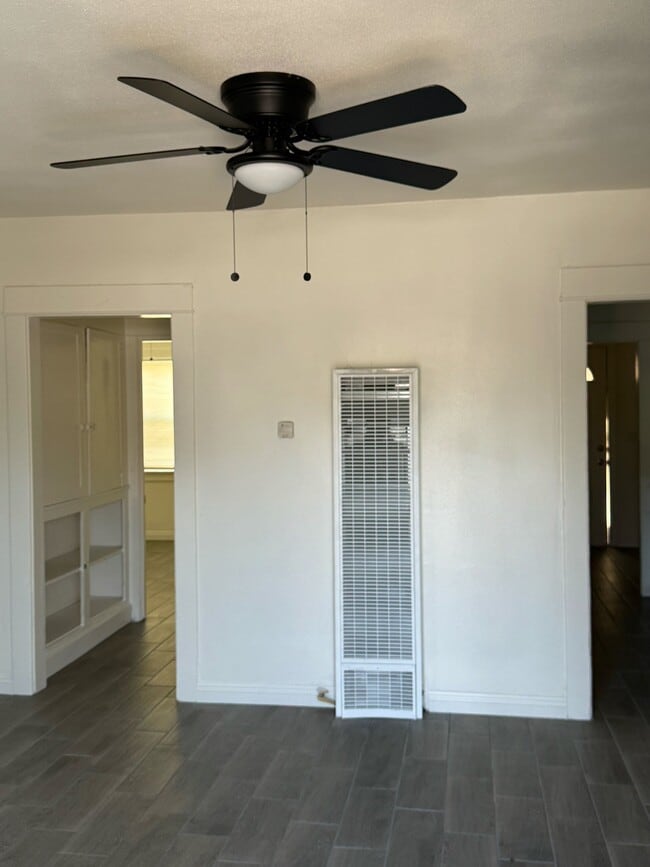 Building Photo - 1170 W Rialto Ave