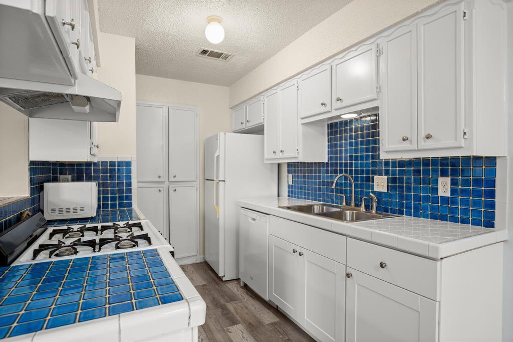 Primary Photo - 3610 Greystone Dr