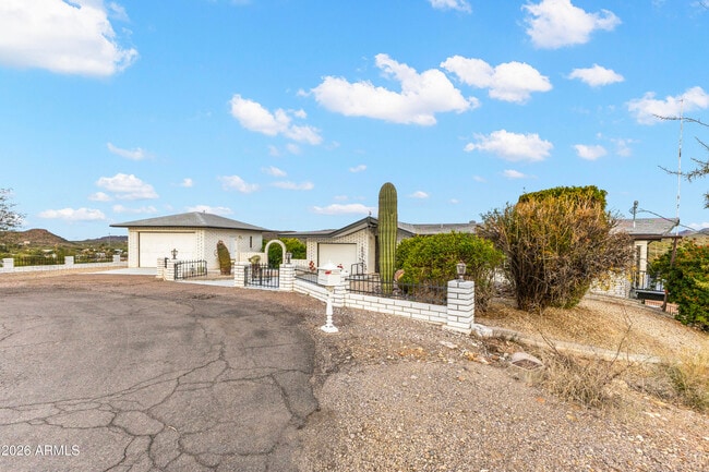 Foto del edificio - 322 N Cleopatra St