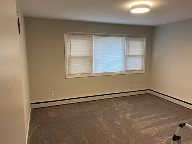 Master Bedroom - 240 Forest St