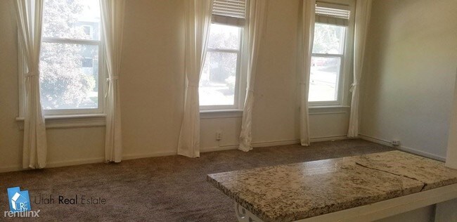 Foto del edificio - Studio, 1 bath Apartment - Avenues 12 Plex
