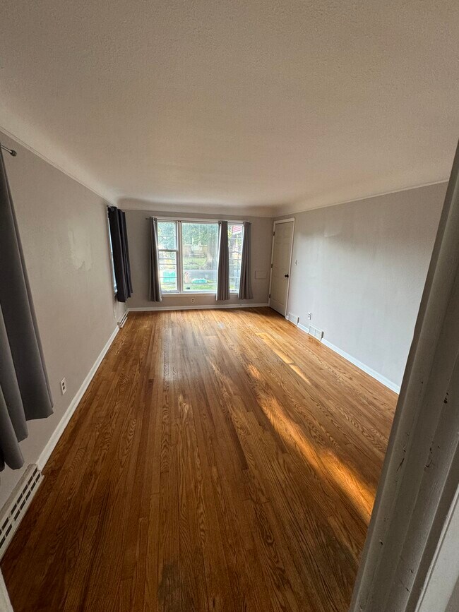 Foto del edificio - 3855 W 133rd St