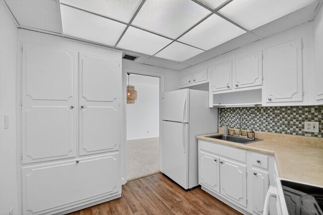 Foto del edificio - 1000 Lowry St