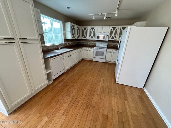 Building Photo - 13017 W Cherry Hills Dr