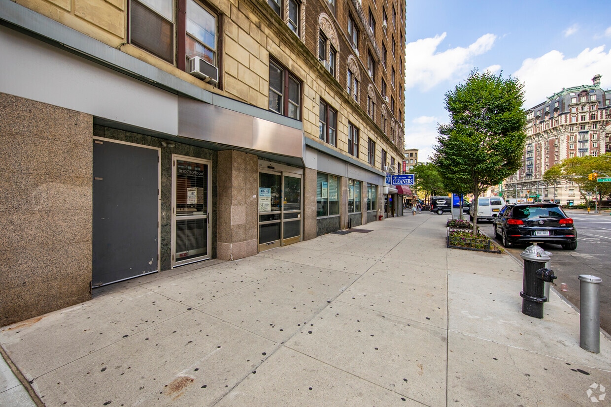 Building Photo - 210-222 Amsterdam Ave