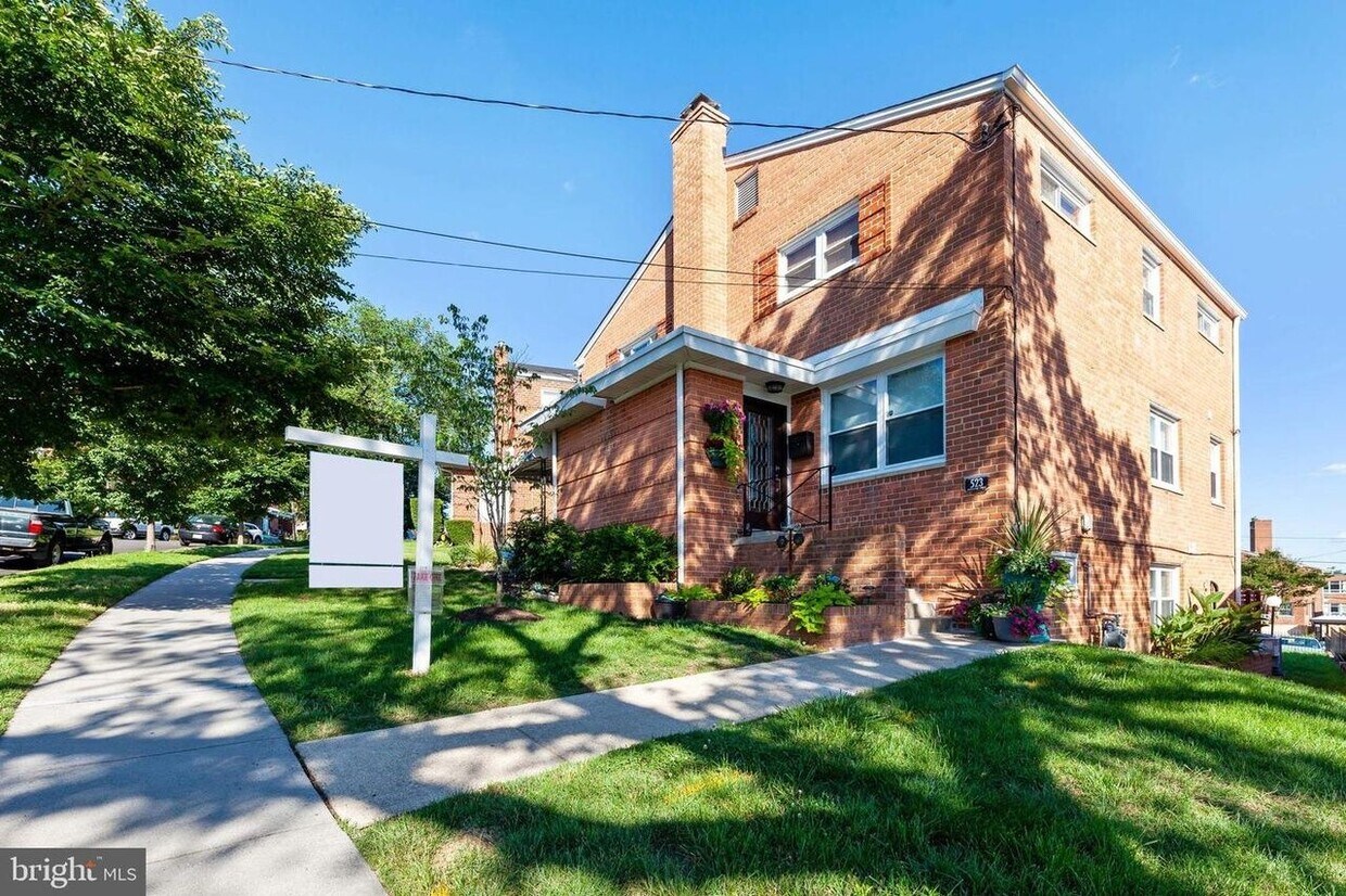 523 Ingraham St NE, Washington, DC 20011 House Rental in Washington