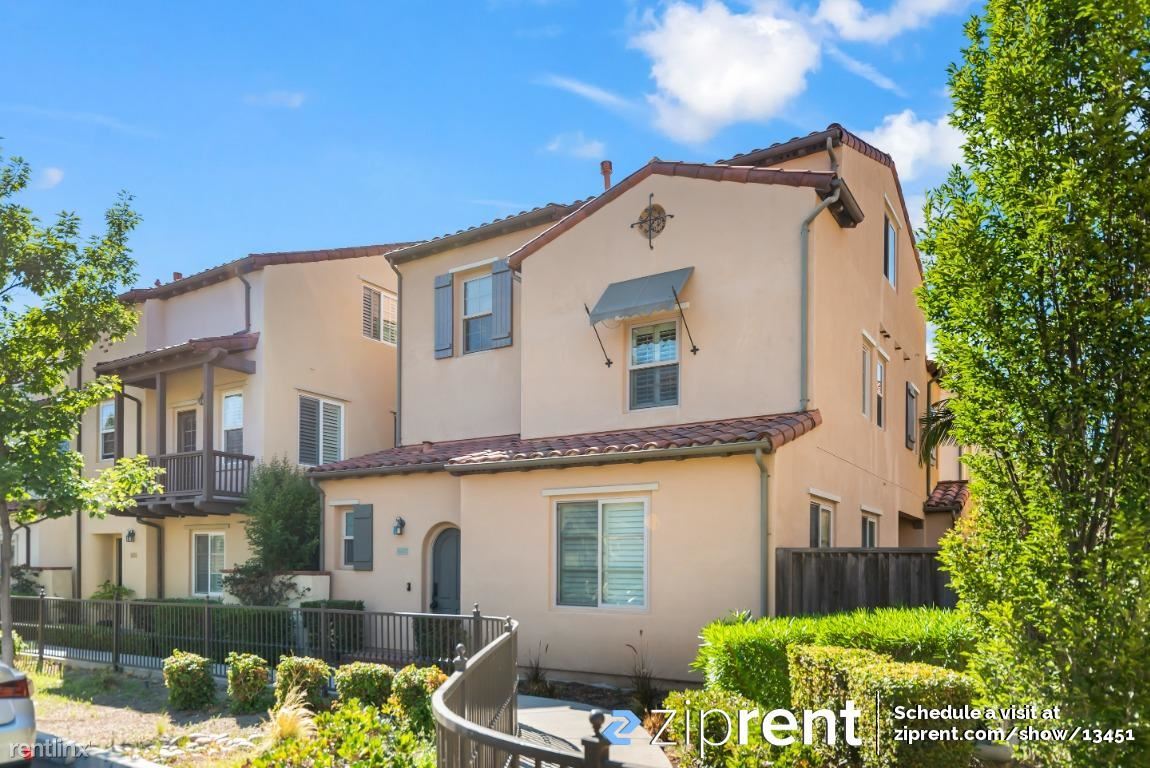 Primary Photo - 3 br, 3.5 bath House - 467 Crab Apple Terr...