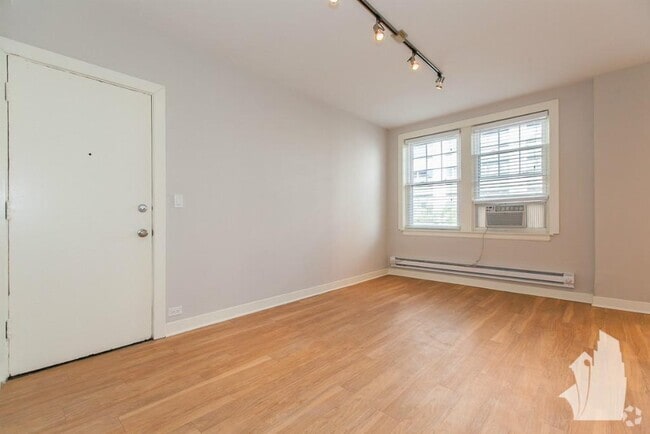 Building Photo - 537 W Belmont Ave