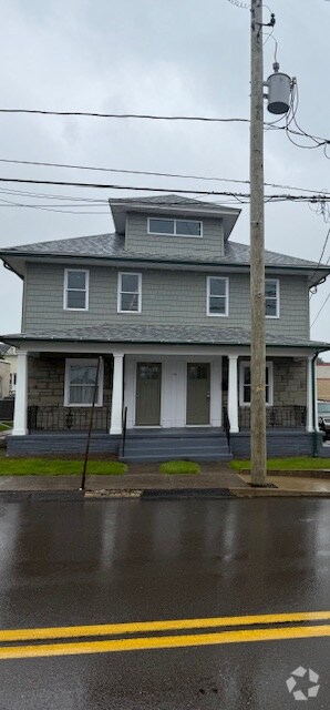 Building Photo - 115 Oak St