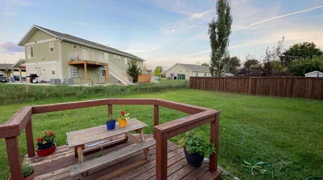 Foto del edificio - 108 Winslett Ave