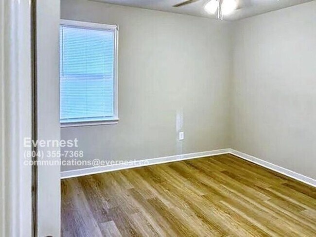 Foto del edificio - 15815 Meridian Ave