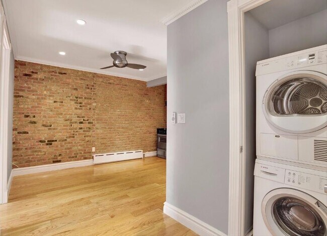 Foto del edificio - 424 E 9th St